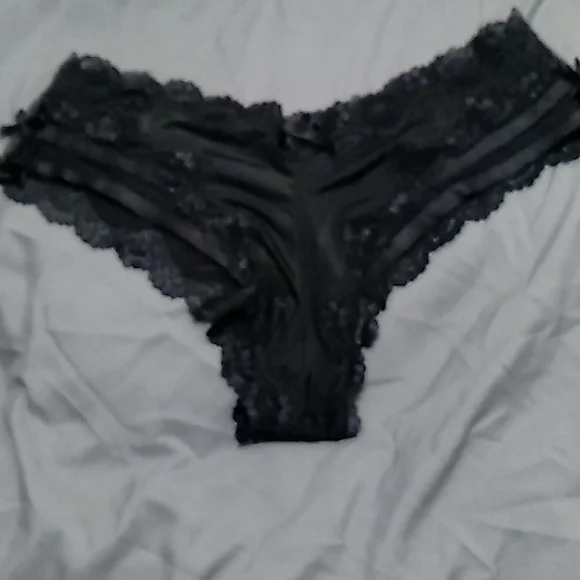 VICTORIA'S SECRET & PINK (7) THONGS AND (3) BIKINIS - Picture 4 of 7